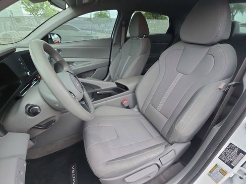 Certified 2024 Hyundai Elantra SE FWD image 14