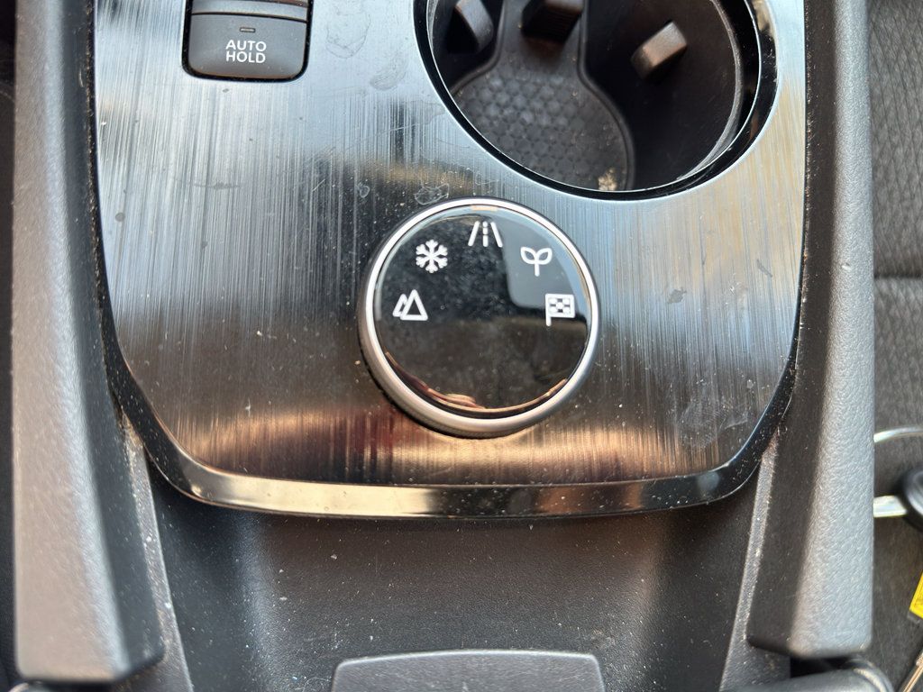 Used 2024 Nissan Rogue SV AWD/4WD image 24