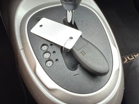 Used 2014 Nissan Juke SV w/ Navigation Package image 32