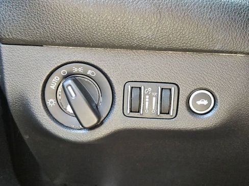 Used 2016 Dodge Challenger SXT RWD image 23