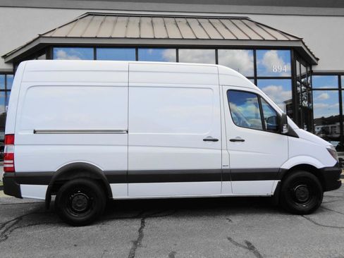 Used 2016 Mercedes-Benz Sprinter 2500 image 3