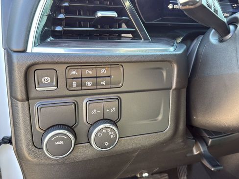 Used 2025 Chevrolet Tahoe LT RWD image 15