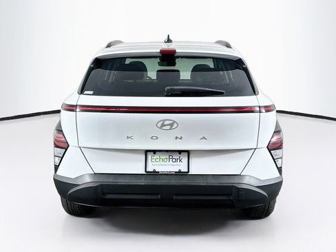 Used 2025 Hyundai Kona SEL FWD image 7