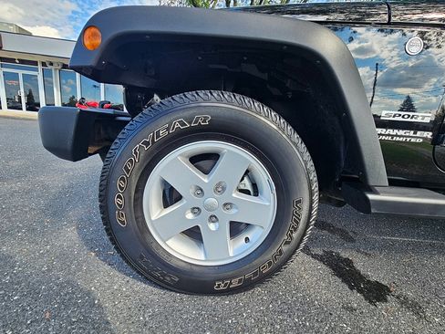 Used 2017 Jeep Wrangler Unlimited Sport w/ Quick Order Package 24S image 11