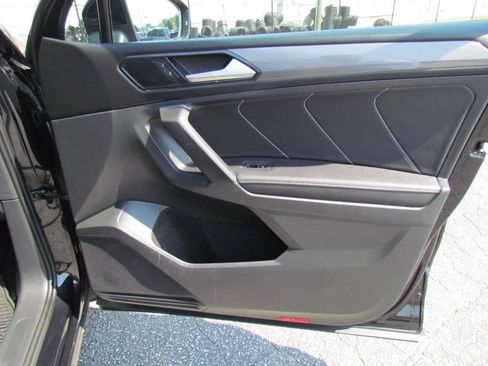 Used 2022 Volkswagen Tiguan SE FWD image 20
