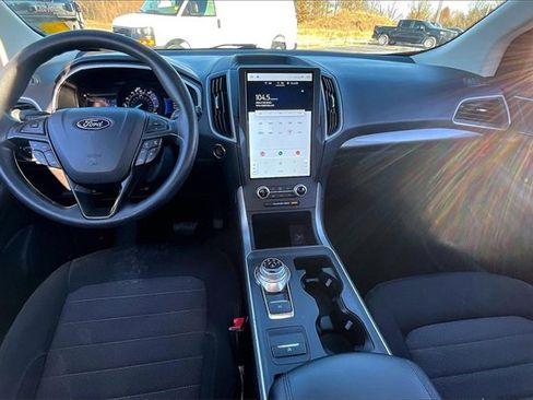 Used 2021 Ford Edge SE image 7