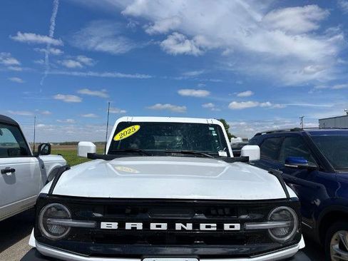 Certified 2025 Ford Bronco Outer Banks AWD/4WD image 16