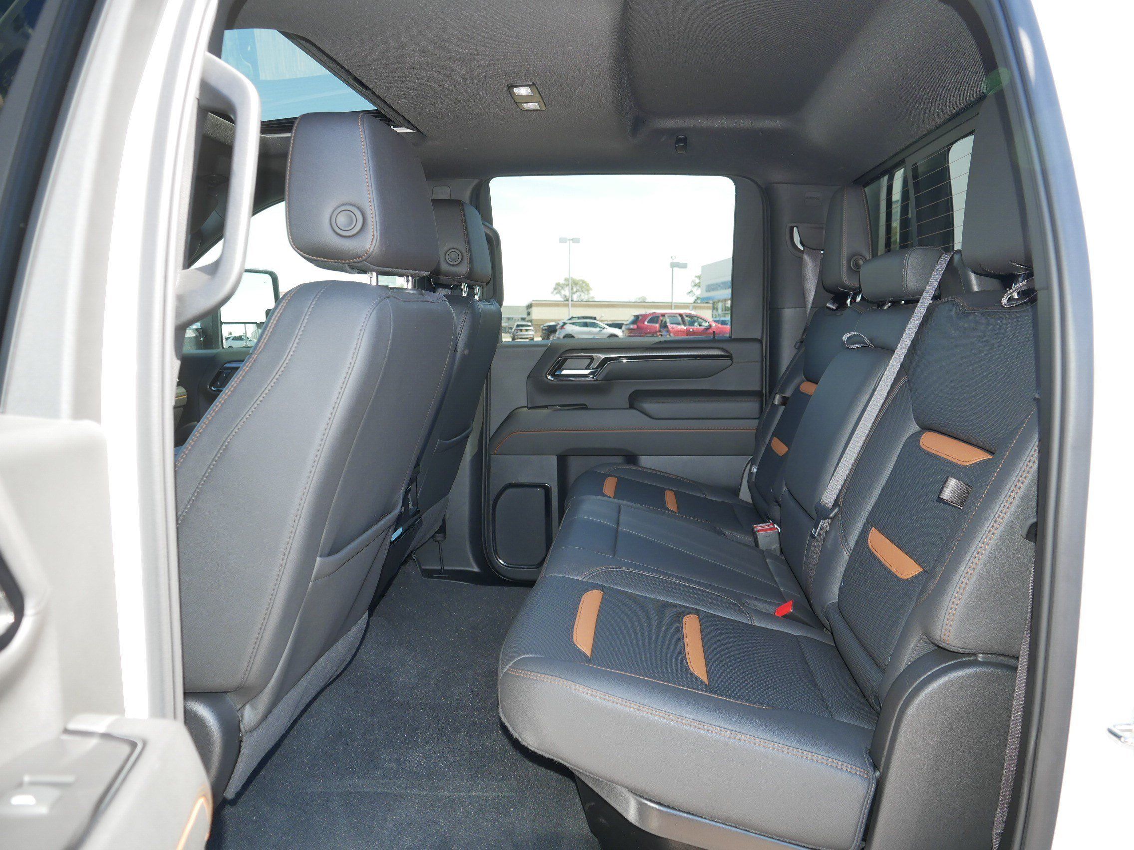 Used 2024 GMC Sierra 2500 AT4 w/ AT4 Premium Plus Package AWD/4WD image 36