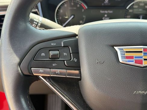 Used 2024 Cadillac XT6 Luxury w/ LPO, Floor Liner Package FWD image 16