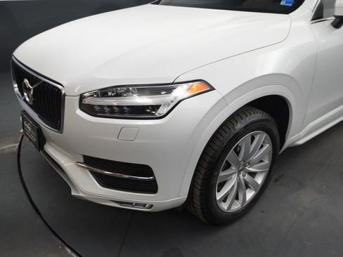 Used 2017 Volvo XC90 T5 Momentum w/ Momentum Plus Package image 9
