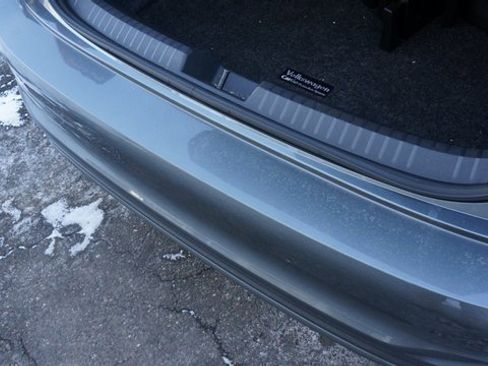 Certified 2023 Volkswagen Jetta SE w/ Panoramic Sunroof Package image 44