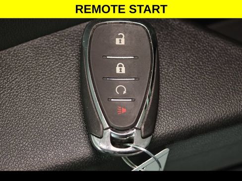 Used 2025 Chevrolet Trax LT w/ LT Convenience Package FWD image 8