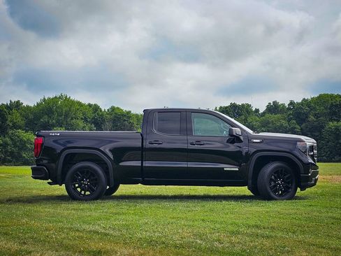Used 2023 GMC Sierra 1500 Elevation AWD/4WD image 2