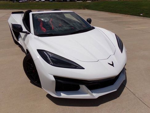 Used 2023 Chevrolet Corvette Z06 w/ Stealth Interior Trim Package RWD image 7