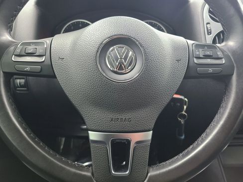 Used 2014 Volkswagen Tiguan S image 27