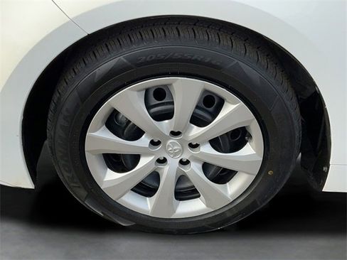 Used 2024 Toyota Corolla LE image 9