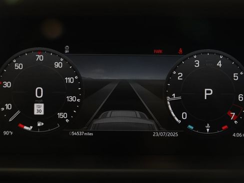 Used 2023 Land Rover Defender 110 SE image 22