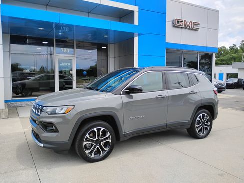 Used 2023 Jeep Compass Limited AWD/4WD image 12