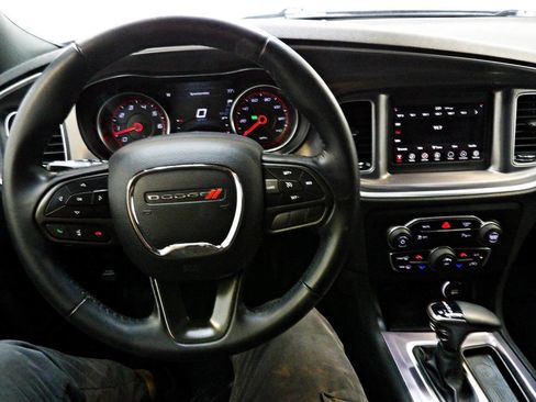 Used 2020 Dodge Charger SXT RWD image 16
