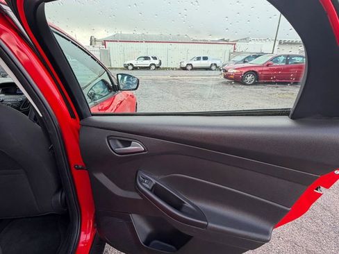 Used 2015 Ford Focus SE image 18
