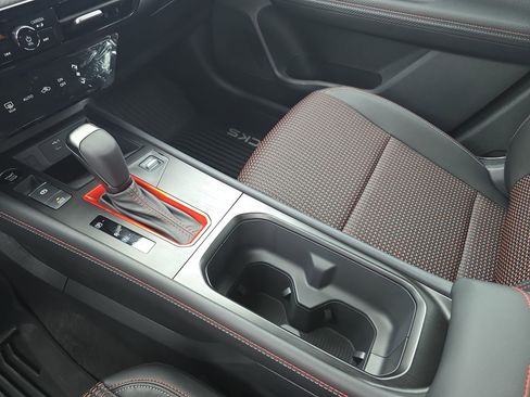New 2026 Nissan Kicks SR FWD image 23