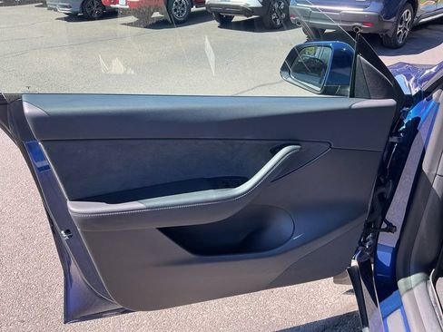 Used 2022 Tesla Model Y Long Range AWD/4WD image 15