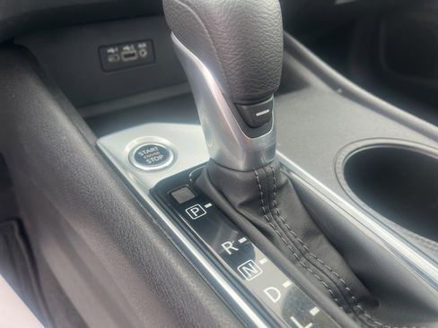 Used 2025 Nissan Altima 2.5 SV FWD image 22