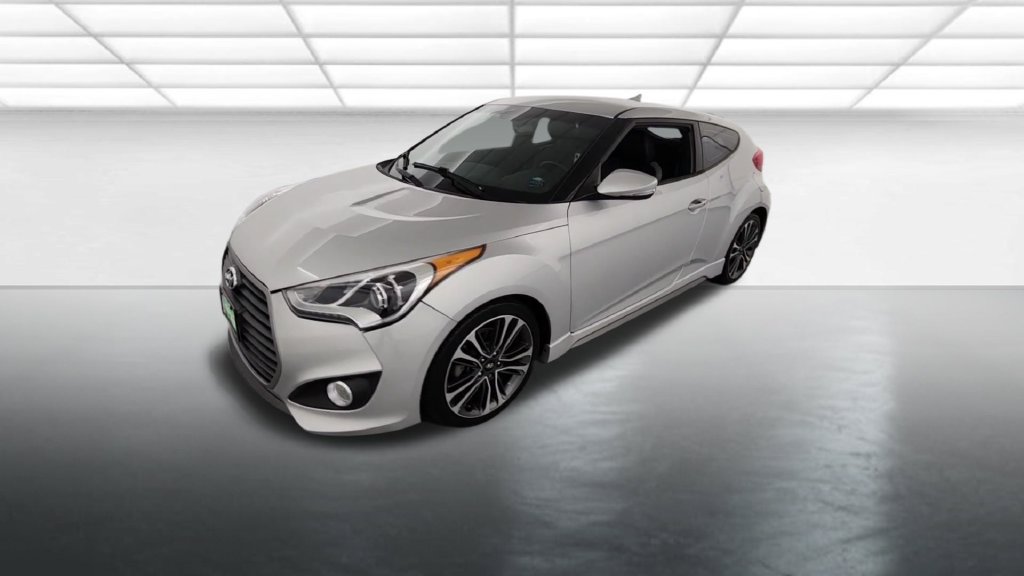 Used 2016 Hyundai Veloster Turbo FWD image 2