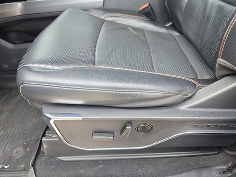 Used 2023 Ford F250 Lariat w/ FX4 Off-Road Package AWD/4WD image 26