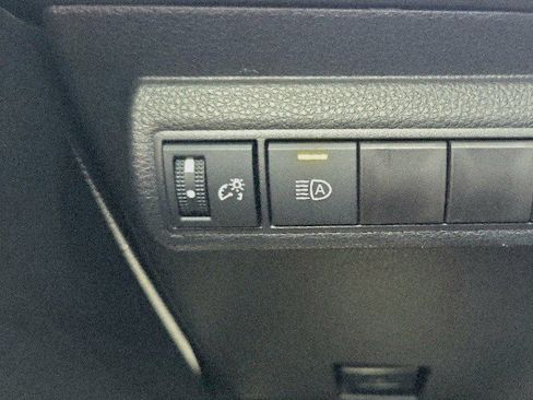 Used 2025 Toyota Corolla LE FWD image 27