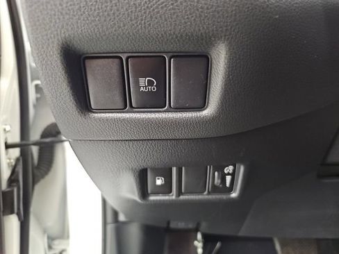 Used 2020 Toyota C-HR Limited FWD image 16