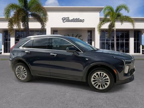 Certified 2025 Cadillac XT4 Premium Luxury FWD image 17