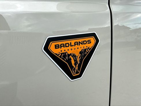 New 2025 Ford Bronco Badlands image 10