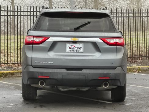 Used 2020 Chevrolet Traverse LT w/ LT Premium Package image 5