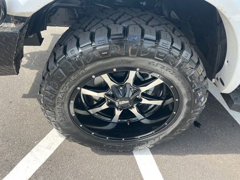 Used 2020 RAM 1500 Tradesman w/ Chrome Appearance Group image 13