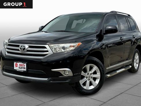 Used 2012 Toyota Highlander SE FWD image 1