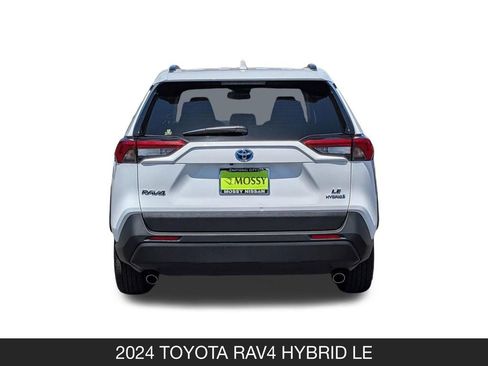 Used 2024 Toyota RAV4 LE AWD/4WD image 9