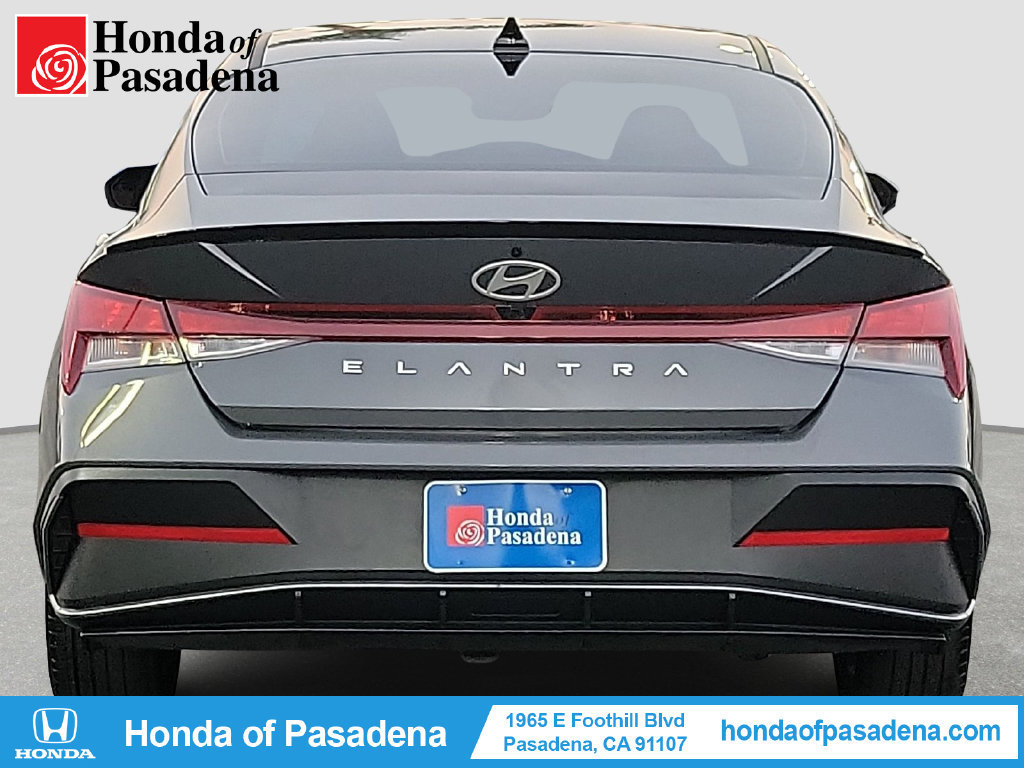 Used 2025 Hyundai Elantra Sport FWD image 3