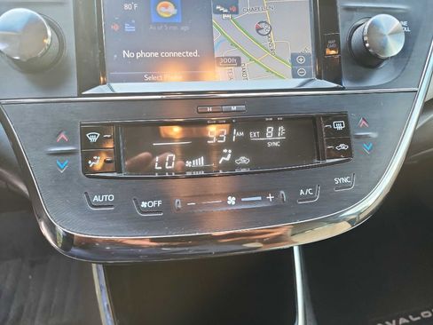 Used 2017 Toyota Avalon XLE FWD image 32