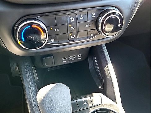 Used 2023 Chevrolet TrailBlazer LT FWD image 24