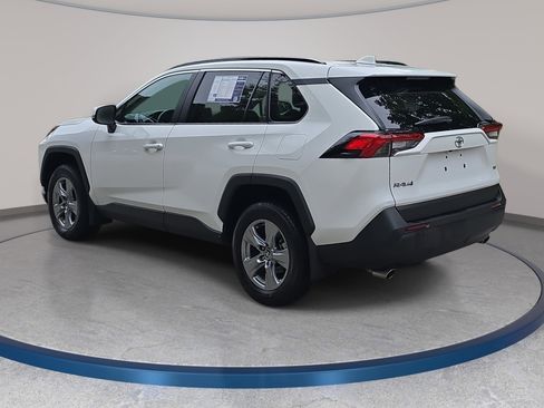 Used 2025 Toyota RAV4 XLE w/ Convenience Package FWD image 7