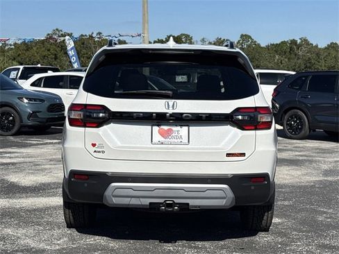 New 2025 Honda Pilot TrailSport image 6