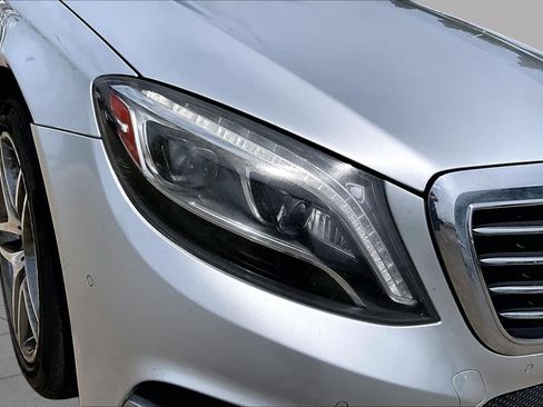 Used 2014 Mercedes-Benz S 550 Sedan image 25