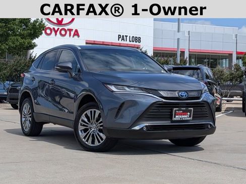 Used 2023 Toyota Venza XLE AWD/4WD image 2