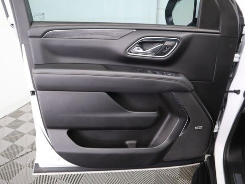 Used 2023 GMC Yukon XL SLT w/ SLT Luxury Package image 26