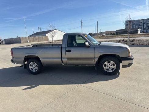 Used 2003 Chevrolet Silverado 1500 LS image 2