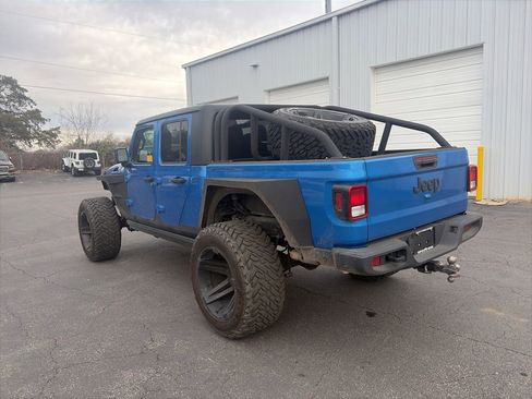 Used 2023 Jeep Gladiator Sport image 5