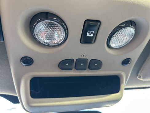 Used 2005 Chevrolet Avalanche Z71 w/ Sun And Sound Package image 54