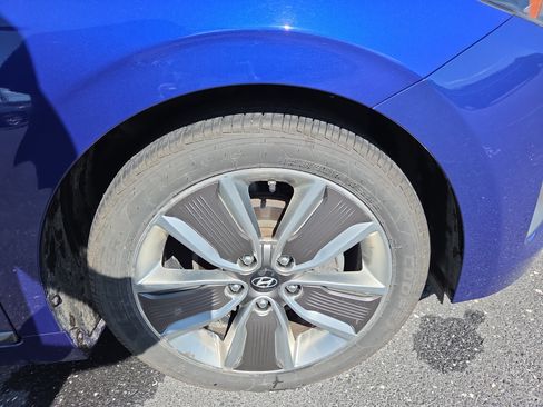 Used 2019 Hyundai Ioniq Limited w/ Ultimate Package 02 FWD image 29
