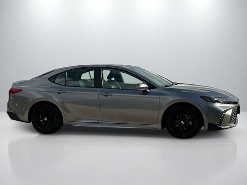 Certified 2025 Toyota Camry SE FWD image 4